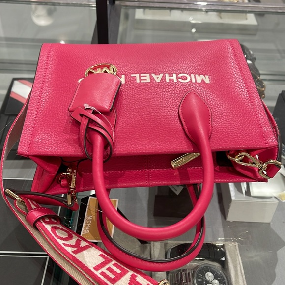 MICHAEL KORS
Mirella Small Pebbled Leather Crossbody Bag Tote 
Electric Pink
NWT - Picture 8 of 16